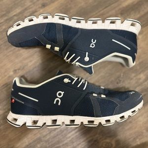 Men’s On running sneakers size 9.5